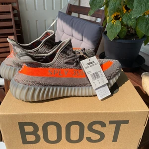 Yeezy Boost 350 Beluga Reflective - Köpta på Yeezy Day de var för stora så jag säljer för mycket billigare!