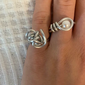 Ringar - Handgjorda smycken av silver stråd vars storlek kan anpassas efter önskemål, kund står för frakten 🌸🌸🌸 1 ring=10kr 2 ringar=15kr