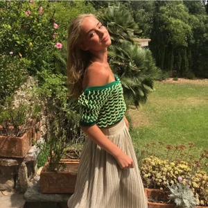 Söt topp från zara💓 - En jätte söt grön topp ifrån zara som är jätte snygg på!😍den är kort och så snygg!