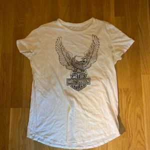 Vintage GAP Harley Davidson T-shirt - Vintage GAP Harley Davidson T-shirt, Storlek Large Tall men sitter mer som en medium. Inga fläckar eller hål tröjan är i bra skick!