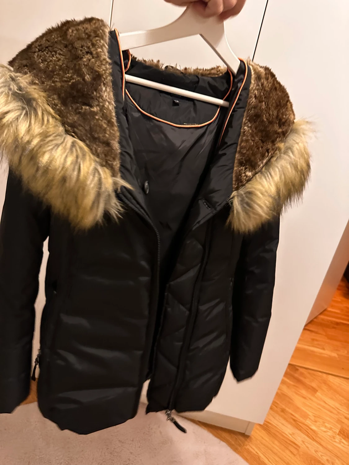 Hollies Jacka nyskick  - 90