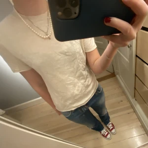 Stickad tshirt  - Lite skrynklig på bilden, men i bra skick