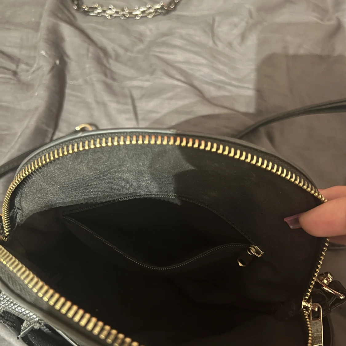 Svart väska  - 91
