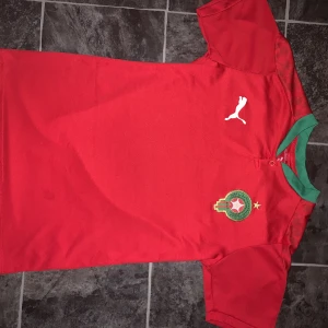 Marocko landslag tröja - Marocko landslags tröja köpt i marocko mycket fint skick, kommer inte till användning 