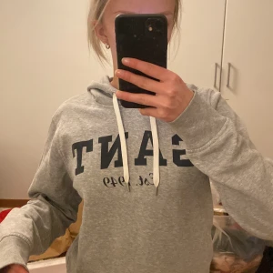 Gant hoodie - Gant hoodie knappt använd