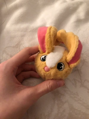 Gosedjur  - Gosedjur! Det är magneter vid öronen så dem sitter fast! 