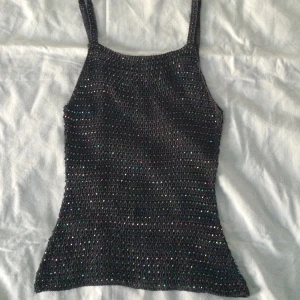 Linne - Cool och unik stickad linne med pärlor, passar till xs-s