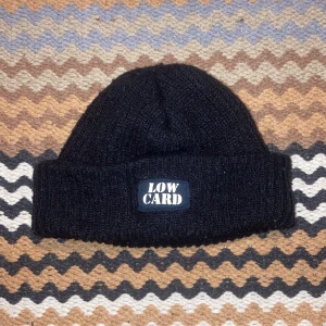 Lowcard mössa  - Använd och goo! 