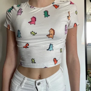 T-shirt  - T-shirt från shein! Knappt använd! Frakt tillkommer på 15kr.