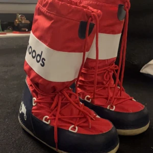 Moods of Norway - Jättefina moonboots liknande skor som jag säljer då de inte används längre. Nypris 800kr och använda fåtal gånger förra vintern❤️