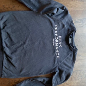 Peak performance tröja - Peak performance tröja dom har blivit för liten för mig