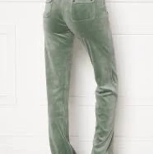 Söker juice byxor  - Söker någon av dessa juice byxor, kontakta mig om ni vill sälja till mig!✨