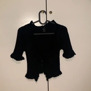 Lindex Tröja - Fin tröja från Lindex, inga defekter alls. Passar till allt, köparen står för frakt💞