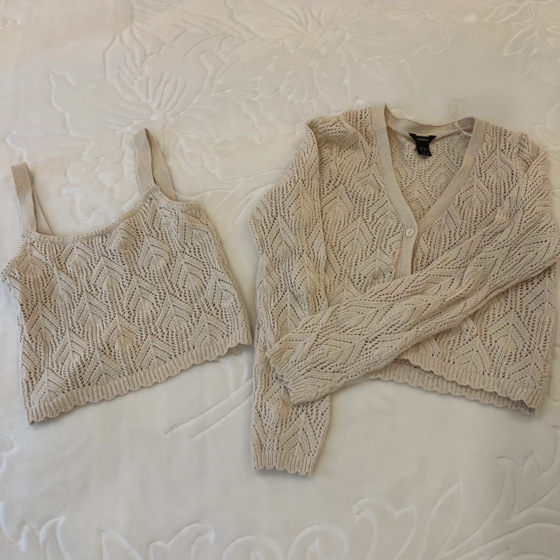 Stickad top med kofta