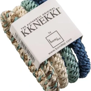 Kknekki - SÖKER!! Spelar ingen roll färg! Men kontakta gärna mig om du har några/någon du kan tänka dig att sälja! Kan köpa för mellan 10-25kr. Det är beroende på skicket. ❤️❤️