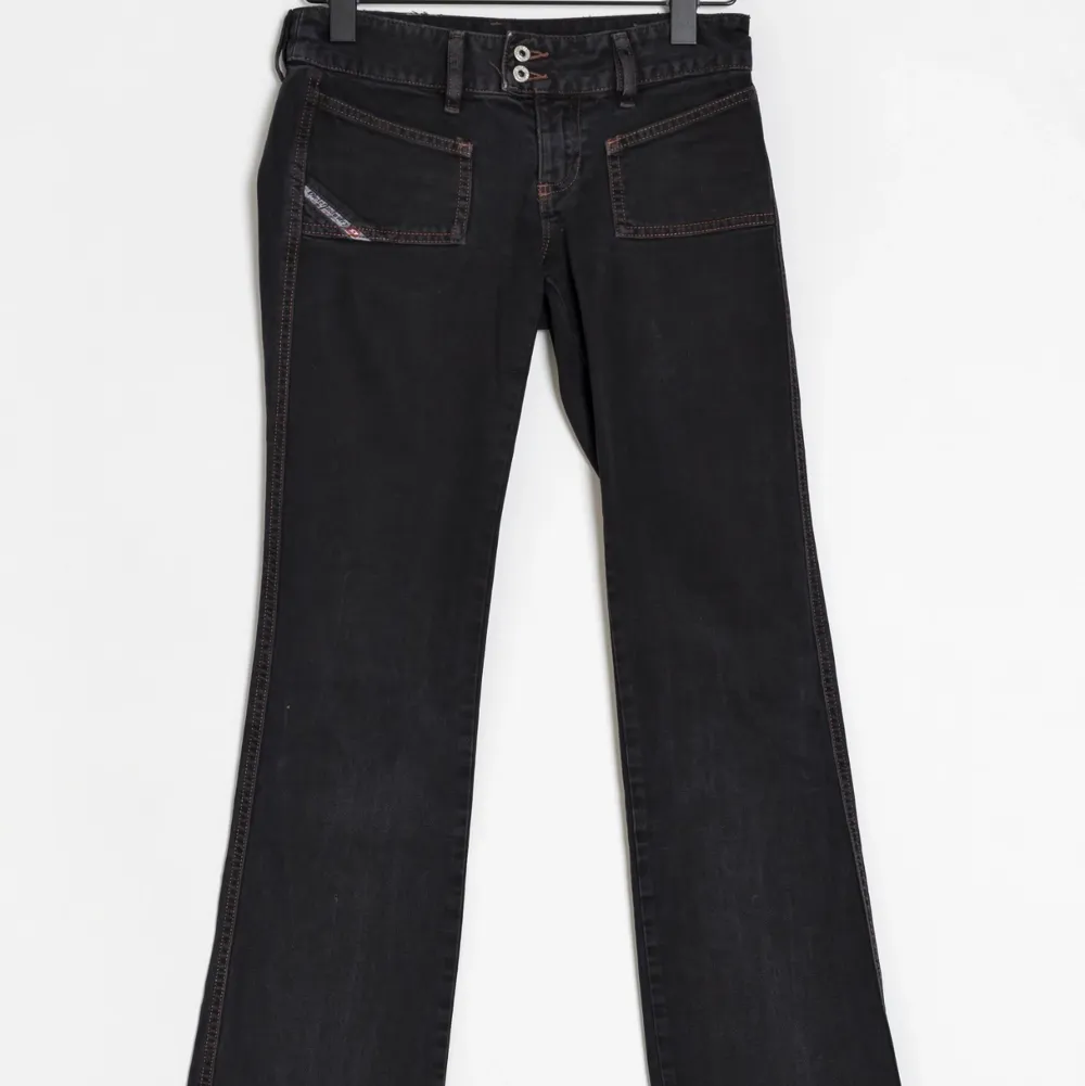 Lågmidjade disel jeans köpta på zalando pre owned. Bra skick inga slitningar. 74 cm i midjan. Jeans & Byxor.