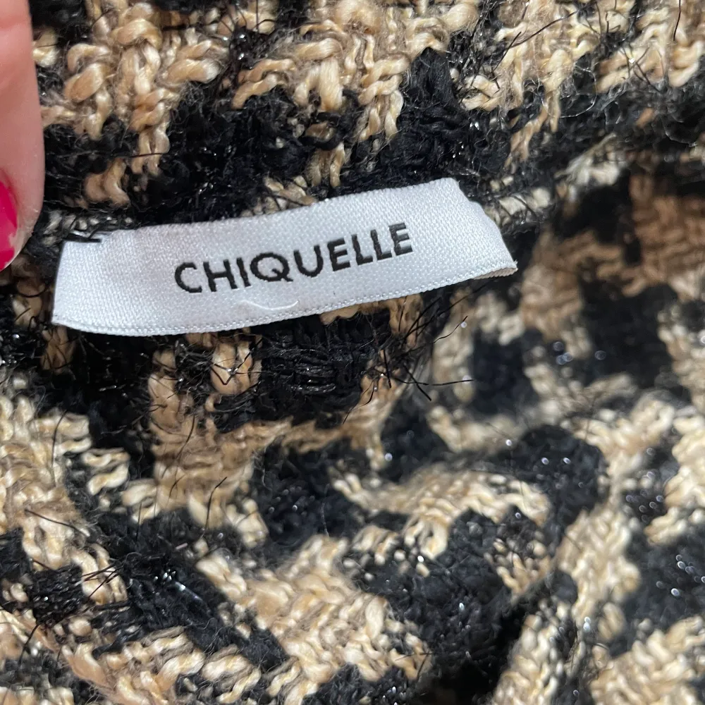 Fin glittrig kjol! Köpt på Chiquelle för längesen! Använder inte längre. Kjolar.