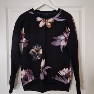 Tjockare tröja från Only - Nyskick