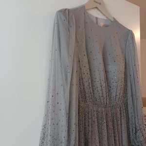 Aftonklänning  - Helt ny oanvänd aftonklänning