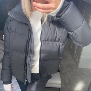 Dunjacka - Svea puffer jacket🫶🏼 Passar XS-M💗 Nypris 1999kr, mitt pris 300kr+frakt✨