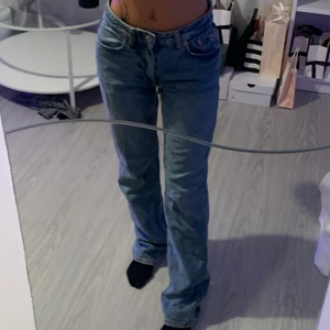 Lågmidjade jeans - Baggy lågmidjade jeans från Zara