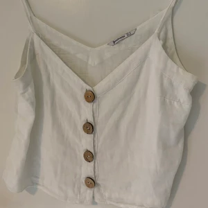Söt topp - Säljer denna fina topp då jag inte har nån användningen av den mer.💙
