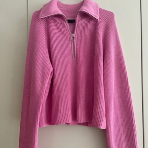 Lindex stickad tröja - Stickad tröja från Lindex i strl L, men passar en 38! Använd en gång! 