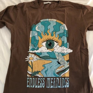 oversized t-shirt  - oversized tröja som jag har använt väldigt selan därför säljer jag den. 