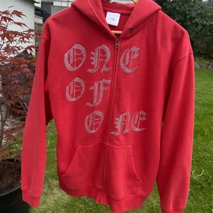 Röd one of one - Röd one of one