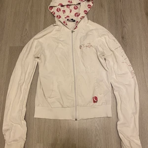 Billabong zip up - Jättefin zip up tröja som jag köpte på statsmissionen! Vissa rhinestones har åkt av men annars ör den i jättebra skick