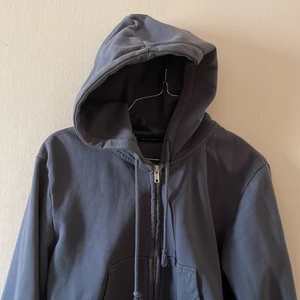 Hoodie - brandy melville hoodie använd fåtal gånger.❤️