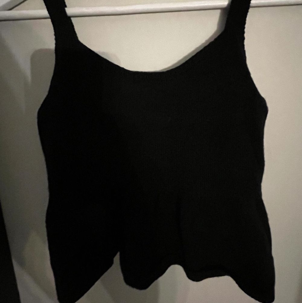 Jättesöt topp köp direkt för 20kr! Möts jättegärna upp i Stockholm!. Toppar.