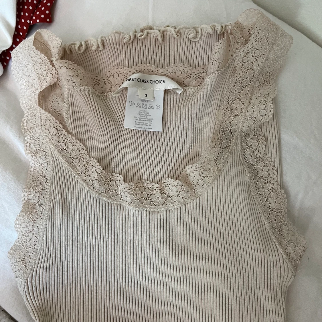 Silkeslinne med spets - 91