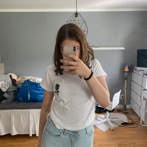 Vit t-shirt - Nyskick