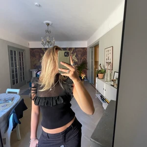 Populär zara topp💓 - Eftertraktad och slutsåld topp från Zara! Så fin och passar till allt. 😍😍