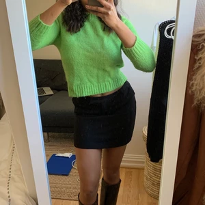 Zara topp - Snygg topp från Zara i härlig grön färg. Köptes i vintras. Sparsamt använd! 