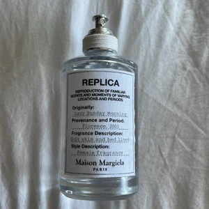 Replica Parfym - Säljer nu min replica parfym i doften lazy sunday morning som luktar superfräscht, inte riktigt min doft dock! Den är nästan helt full men saknar en  kork! Pris kan diskuteras! Orginalpris: 1020kr