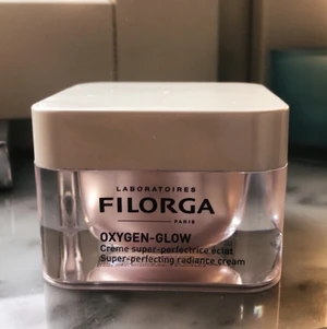 Filorga oxygen glow - Säljer denna då den inte passar min hud alls. Använt 2 veckor ungefär men mycket kvar. Skickar alltid spårbart.