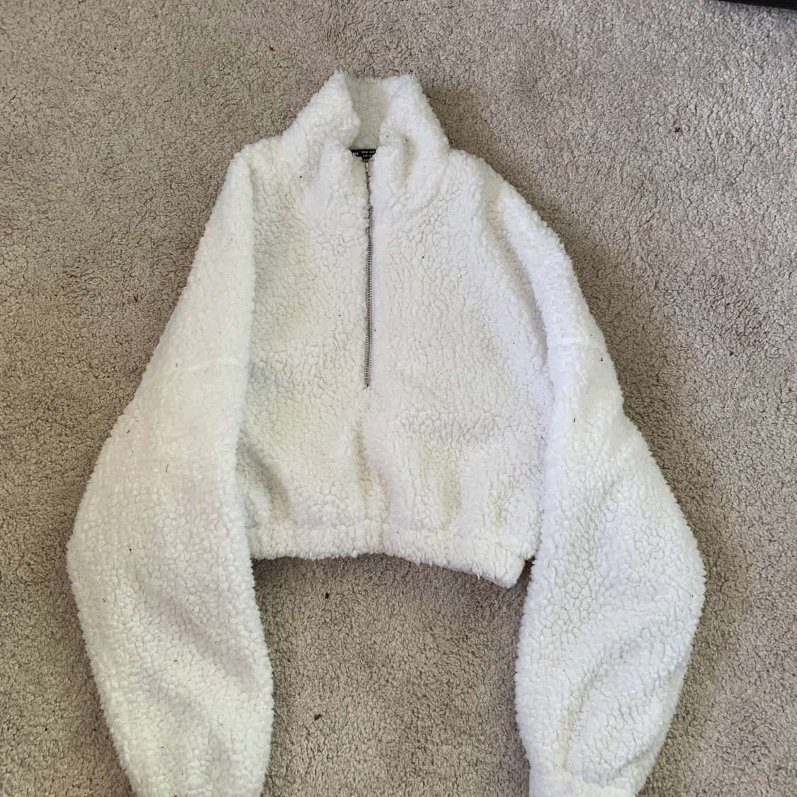 Vit fluffig tröja, M