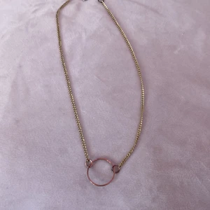 Halsband  - Fint halsband som jag säljer för 50kr pris kan diskuteras❤️