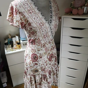 Omlott klänning  - Passar Stl S 