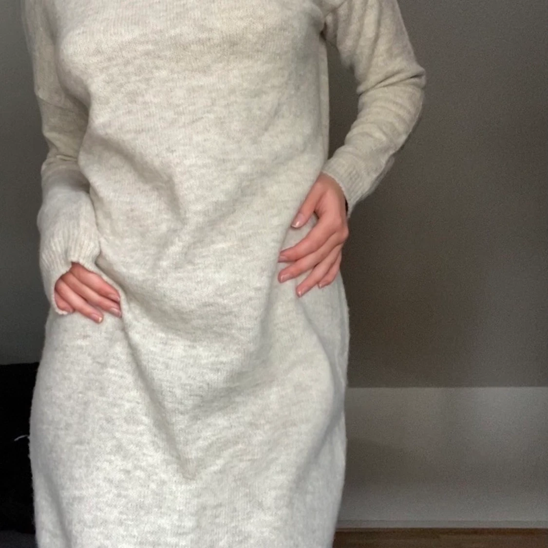 Långärmad stickad klänning  - 90