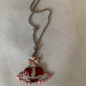 Vivienne Westwood Rosa Hjärta Halsband - Kolla min samlade annons för mer info Inte äkta   Kör budgivning för att få sålt på mina 
