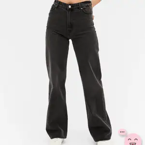 Säljer dessa Yoko jeans från Monki i storlek 24! De är använda men i bra skick. ❤️‍🔥
