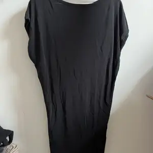 Black dress small