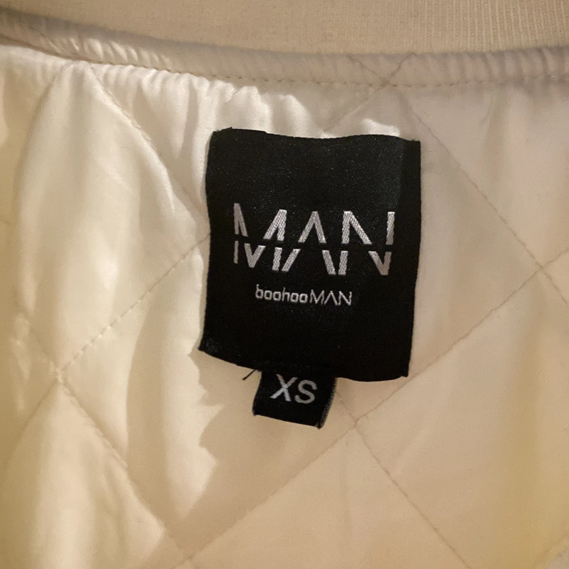 Baseball jacka från boohoo i storlek XS - 91