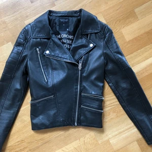 Skin jacka i storlek S - Skinnjacka från lager 157 i nyskick. Storlek S