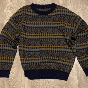 grandpa sweater - grandpa sweater från shein. står 1XL men är mer som en M. frakt tillkommer