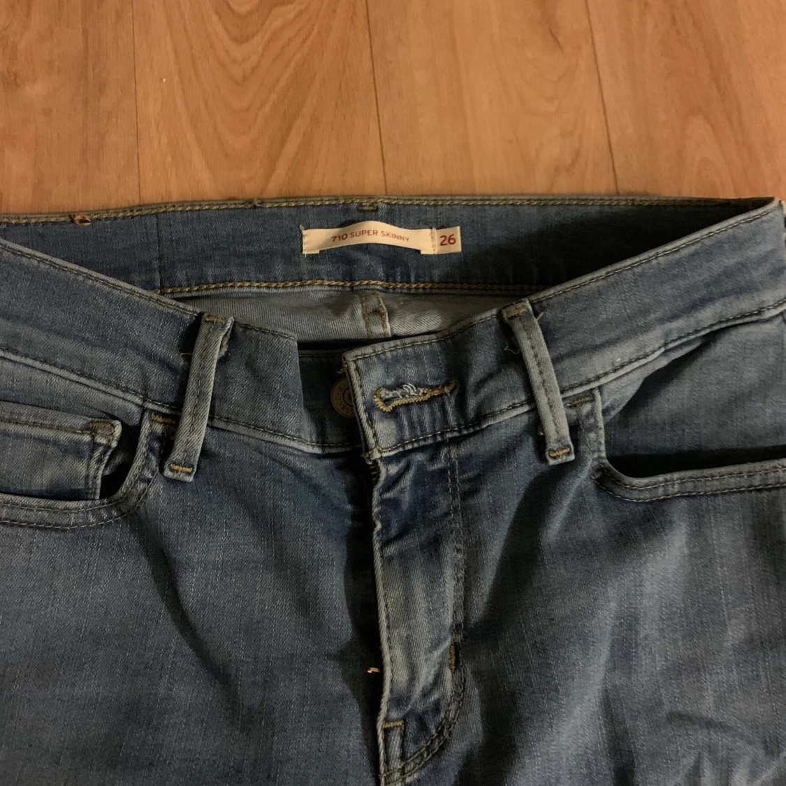 Levis Jeans - 90