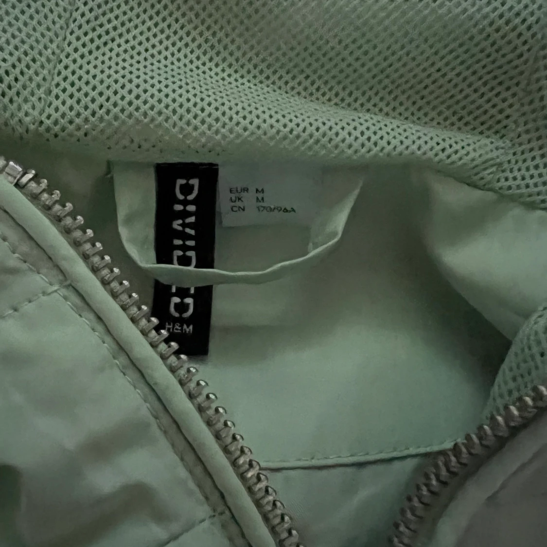 Mintgrön vindjacka H&M storlek 38 oanvänd - 91